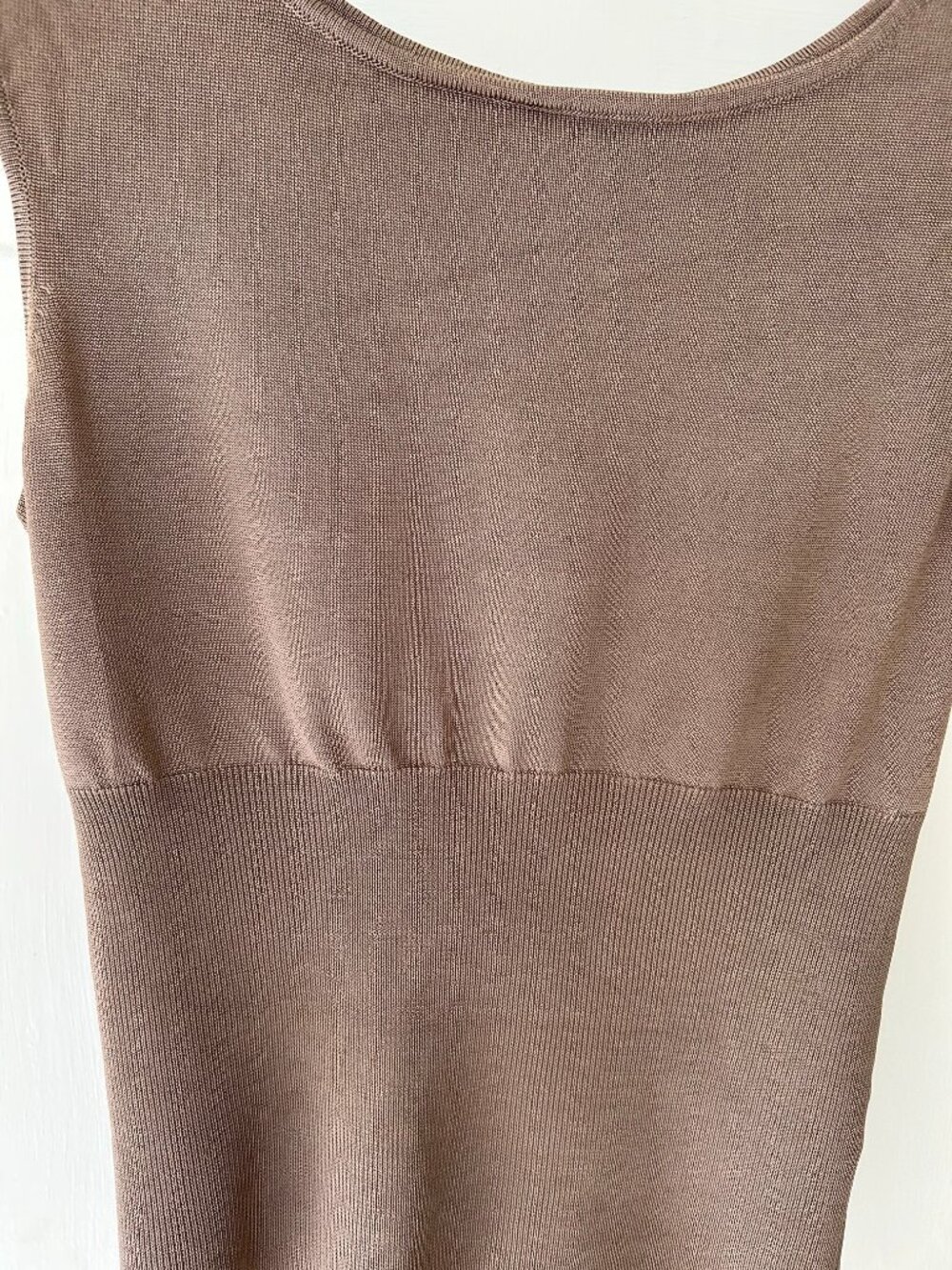 Woman's sleveless top